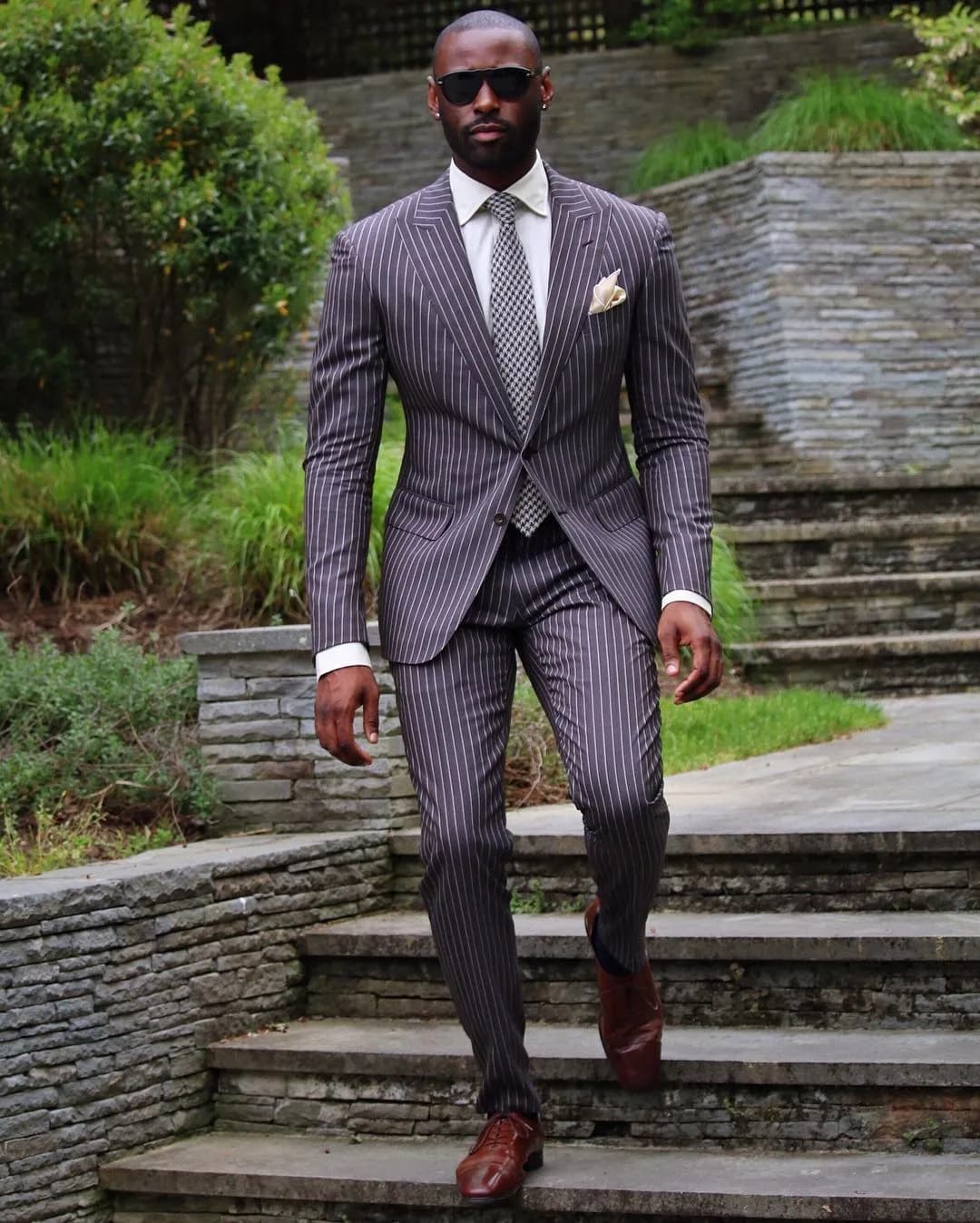 MEN’S BESPOKE SUITS: WHERE FIT MEETS PERSONAL STYLE