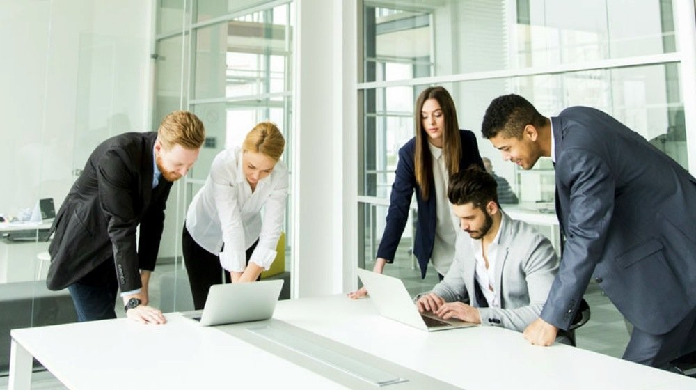 How Akountify’s LinkedIn Account Rental Service Scales Your Outreach